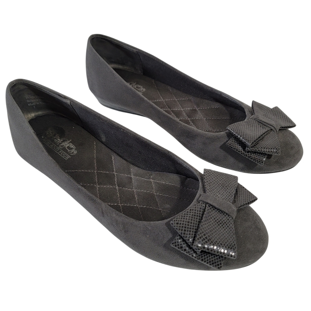 Coach & Four Gray Ballet Flat With Bow Womens Sz 7 Casual Comfort Old Money
